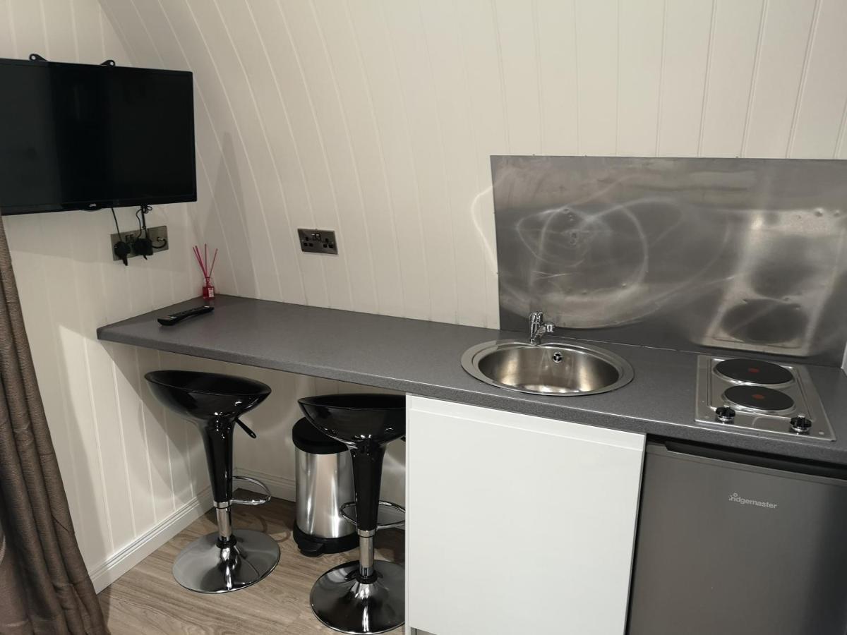 The Pod-Hot Tub-Woodland Lodges-St Clears-Кармартен Экстерьер фото